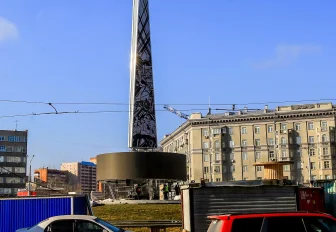 Как изменилась площадь Калинина перед открытием 34-метровой стелы