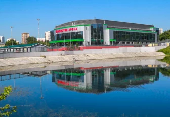 Здесь будет пляж: на берегу озера у «Локомотив Арены» устроили субботник