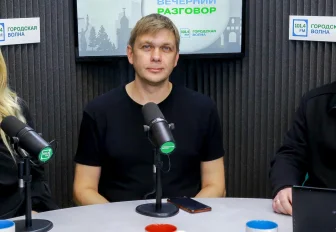 Однажды в Новосибирске: гениальный самозванец, луна и цифровая личность