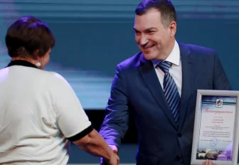 Почётные грамоты лучшим железнодорожникам вручил мэр Кудрявцев