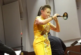 Китайцы дали в Новосибирске симфонический концерт с необычным гобоем