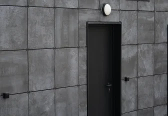 Скандальный общественный туалет открыли в Нарымском сквере