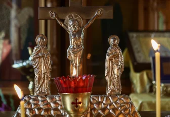 Поджёгший Библию 17-летний новосибирец угодил на скамью подсудимых (16+)