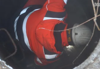 Сливающие стоки в реку Тулу колодцы начали тампонировать