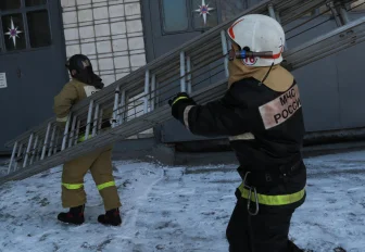 Три человека пострадали при пожарах в Новосибирске за неделю