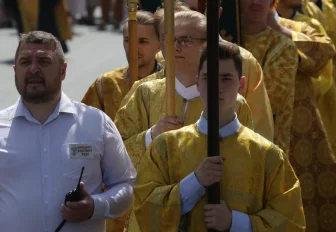 Общественный транспорт из-за крестного хода поменяет маршруты на два часа