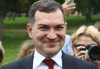 С Днём молодёжи поздравляет новосибирцев мэр Кудрявцев