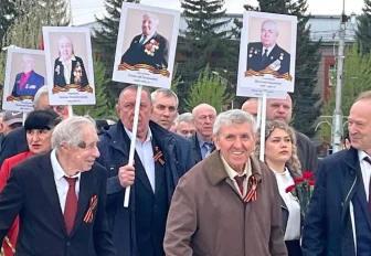 Сотрудники Горводоканала прошли Бессмертным полком к Вечному огню