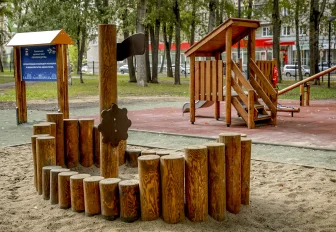 В сквере имени Калинина появилась новая детская площадка: фото