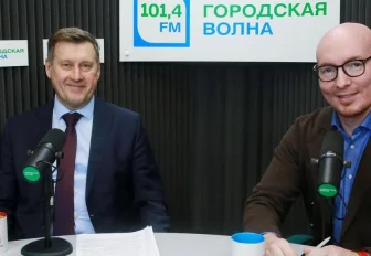 Мэр отвечает: рекордный бюджет, подорожание проезда и белочки в парках