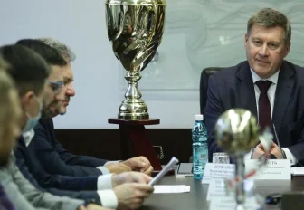 Мэр Локоть поздравил глухих волейболистов с победой на чемпионате мира