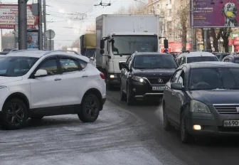 Курьера-водителя на зарплату 210 тысяч ищут в Новосибирске