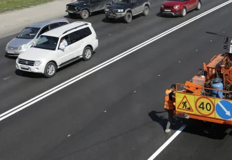 Мэр Локоть поздравляет дорожников с профессиональным праздником