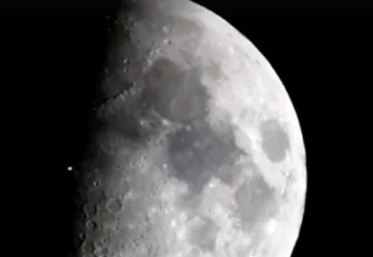 Новосибирский фотограф снял полёт МКС мимо Луны