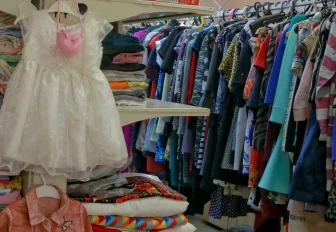 Куда сдать ненужные вещи в Новосибирске: адреса