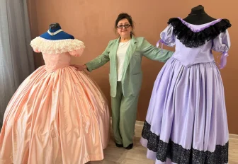 «Первое платье улетело в Париж»: магию балов создаёт швея из Новосибирска