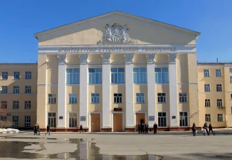 В 69-летнем общежитии Сибстрина установят новые подвесные потолки
