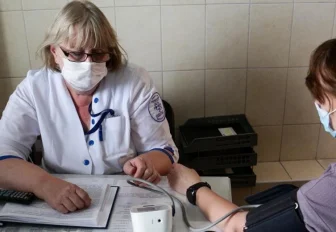 Стало известно, как поликлиники и больницы будут работать на каникулах