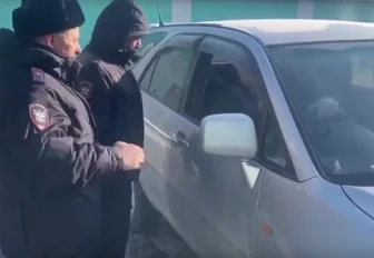 Пятерых нелегальных таксистов поймали у вокзала Новосибирск-Главный