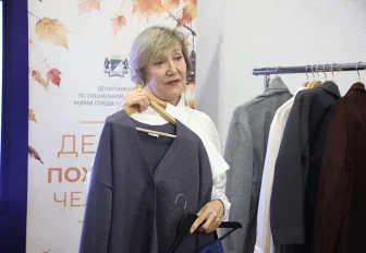 Мастер-класс по стилю устроили для пожилых дам в Новосибирске