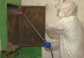 Новый препарат для очистки мусоропроводов испытывают в Новосибирске