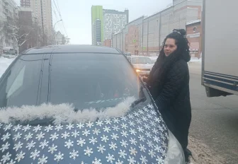 Новосибирская таксистка бесплатно развезёт участников СВО 23 февраля