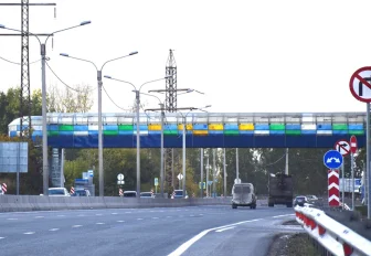 Лифты восстановили на пешеходном мосту под Бердском