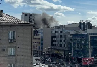 Над долгостроем «Подсолнух» на Маркса поднялись клубы дыма: видео