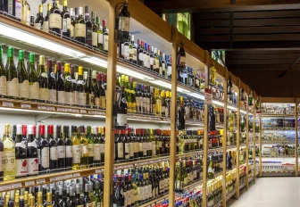 Стало известно, где в Новосибирске запретят продажу алкоголя 9 Мая