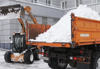 Где будут убирать снег 24 марта в Новосибирске — список улиц