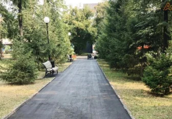 В Новосибирске аллеи Центрального парка отремонтировала дорожная компания