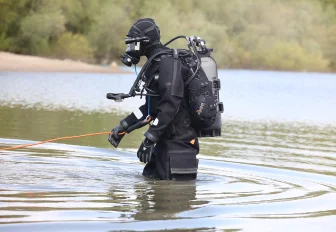 Безопасные пляжи: водолазы обследовали дно Оби у Бугринской рощи