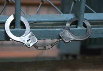 Производителя ворот обвиняют в аферах на 1,8 млн в Новосибирске