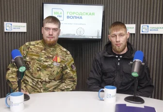 Все районы Новосибирска объездил с уроками мужества боец СВО Илья Родин