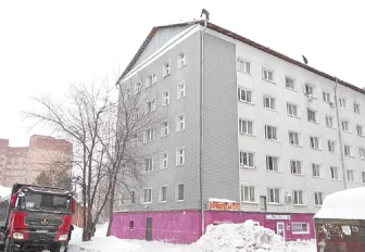 Две кровли осталось очистить от снега в Дзержинском районе