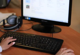 Новосибирцев зовут на онлайн-встречи с одинокими пенсионерами