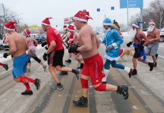 Полуголые Деды Морозы пробегут по центру Новосибирска