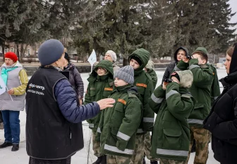 Урок патриотизма: детдомовцам устроили экскурсию к Монументу Славы