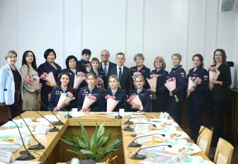 Мэр Кудрявцев встретился с 15 участницами СВО из Новосибирска