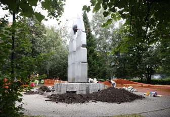 Сквер Покорителей атома начали реставрировать в Новосибирске