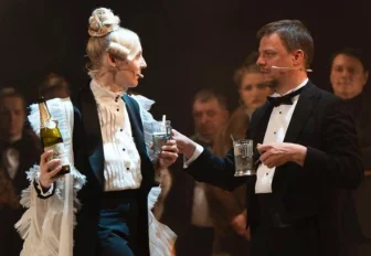 Артисты театра «Красный факел» покорили белорусов «Мёртвыми душами»