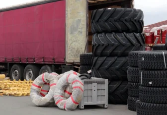 Новосибирские предприятия поделились запчастями с аграриями из ЛНР