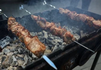 Как приготовить идеальный шашлык — видеорецепт