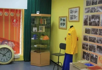 Мы пройдём сквозь шторм и дым. История новосибирского комсомола