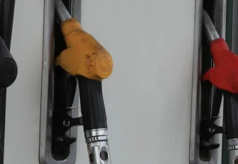 Торговлю бензином с колёс накрыли на улице Спортивной