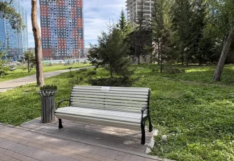 «Лавочки добра» установили в сквере «Закаменский» в Новосибирске