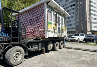 186 нелегальных павильонов и ларьков вывезли с новосибирских улиц
