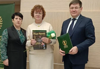 Новосибирцы увековечили подвиги бойцов СВО в тетрадях «Лица Героев»