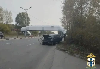 «Хонда» пробила ограждение в Новосибирске — пострадали пять человек