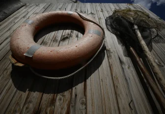 Главу новосибирского НИИ обвинили в незаконной рыбалке и получении взятки